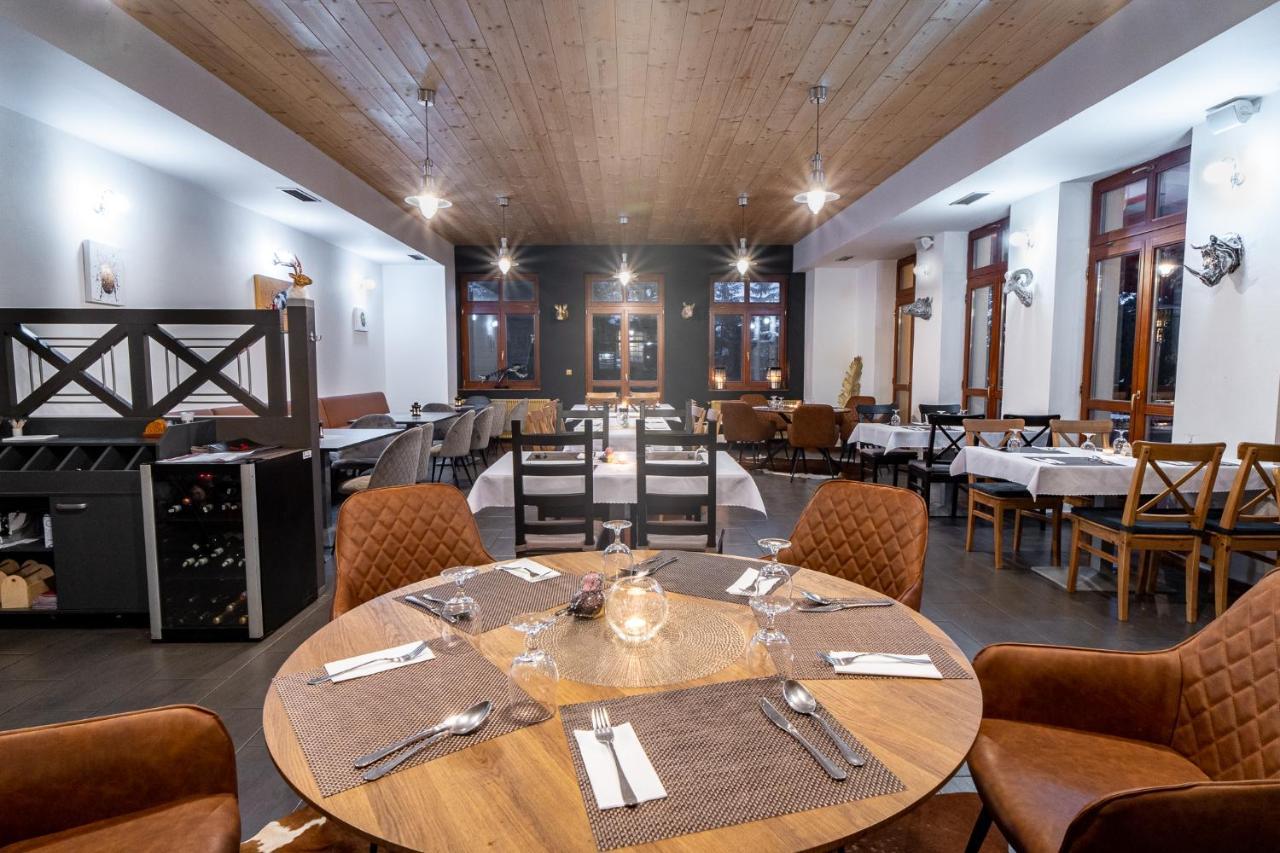 Red Deer Hotel 布雷兹诺 外观 照片